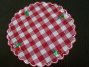STRAWBERRY-CHECK-RED-DOILEY-DOILIES-STUNNING-MODERN-COUNTRY-LOOK-20.5-cm-NEW